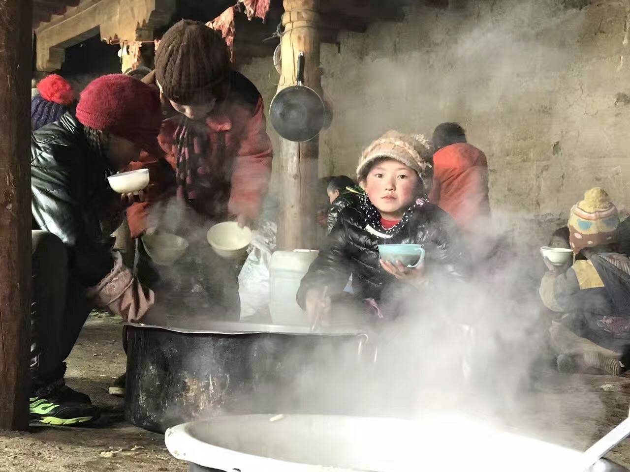 乐鱼官方站网页版登录入口-乐鱼(中国)公益回顾丨家国同欢月同圆 温暖满载甘孜州(图10)